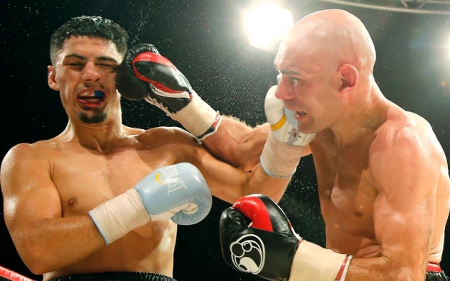 Caballero vs. Hall / zdroj foto: Boxingscene.com