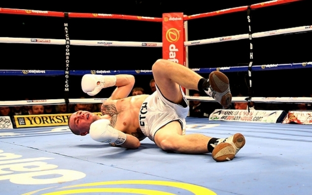 Chomickij vs. Etches / zdroj foto: Boxingscene.com