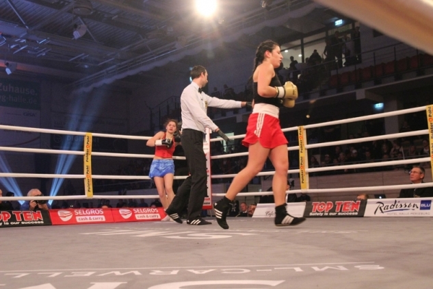 Sedláčková vs. Kulinová / zdroj foto: SES Boxing, Profiboxing.cz