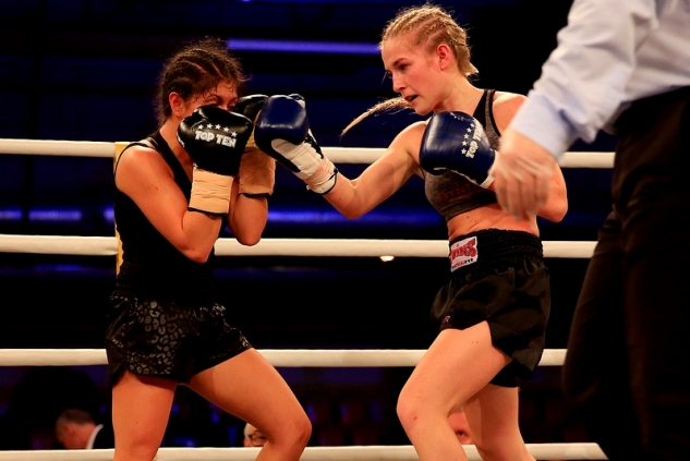 Bytyqi vs. Bačevová / zdroj foto: SES Boxing
