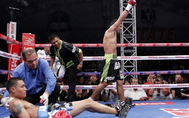 Daniel Rosas vs. Roberto Castaneda / zdroj foto: www.fightnews.com