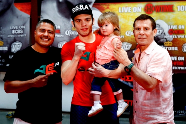 Garcia, Chavez Jr., Chavez Sr. / zdroj foto: Boxingscene.com