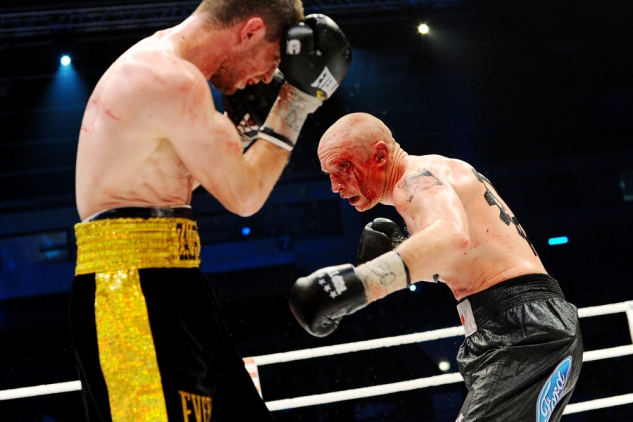 Konečný vs. Bajsangurov / zdroj foto: SES Boxing